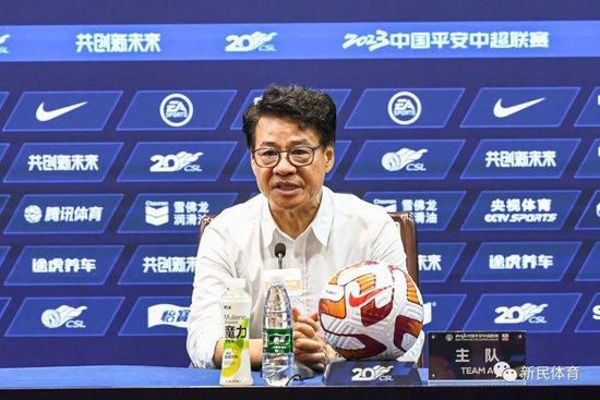 知名恐怖片系列《电锯惊魂》重启版新片近日已开拍，狮门宣布了首批卡司阵容：塞缪尔;杰克逊、克里斯;洛克、麦克思;明格拉（《使女的故事》）、马利索;妮可（《24小时》《少狼》）